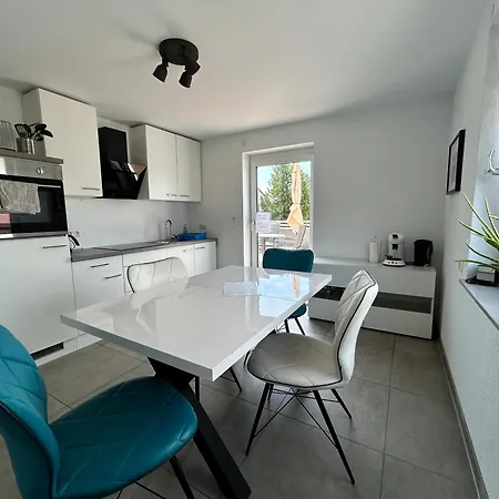 Menge Apartment *