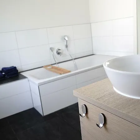 Menge Apartment